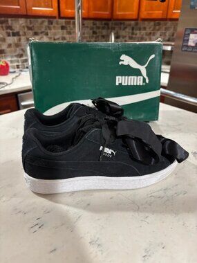 5.5C PUMA Suede Heart Jr Black White Satin Bow Ribbon Sneakers 365009-03 New